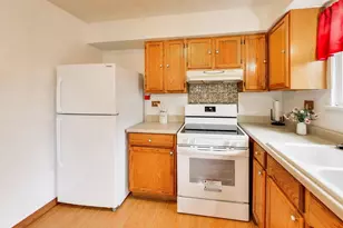 2093 Euclid Ct, Richton Park, IL 60471 - Photo 7