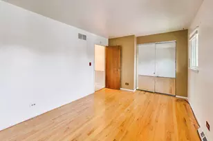 2093 Euclid Ct, Richton Park, IL 60471 - Photo 9