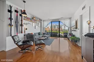 859 W Erie St, Chicago, IL 60642 - Photo 3