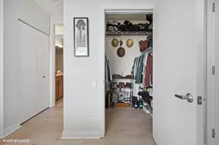 859 W Erie St, Chicago, IL 60642 - Photo 15
