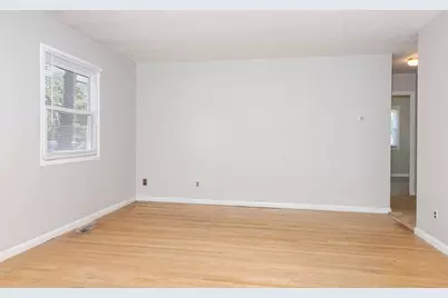 309 W Torrance Avenue, Pontiac, IL 61764 - Photo 5