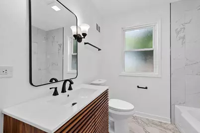 8218 S Yates Boulevard, Chicago, IL 60617 - Photo 13