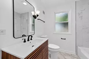 8218 S Yates Blvd, Chicago, IL 60617 - Photo 13