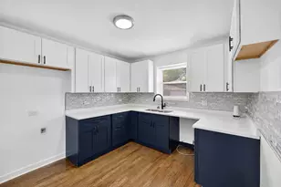 8218 S Yates Blvd, Chicago, IL 60617 - Photo 7