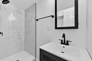 8218 S Yates Blvd, Chicago, IL 60617 - Photo 15