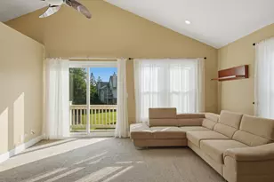304 University Ln, Elk Grove Village, IL 60007 - Photo 19
