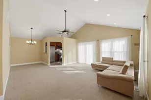 304 University Ln, Elk Grove Village, IL 60007 - Photo 9