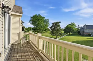 304 University Ln, Elk Grove Village, IL 60007 - Photo 15