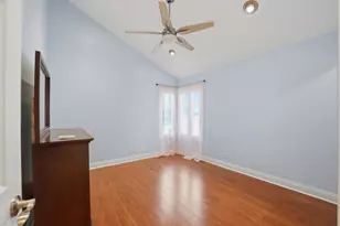 304 University Ln, Elk Grove Village, IL 60007 - Photo 33