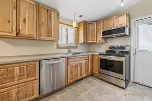 264 Joseph St, Woodstock, IL 60098 - Photo 5