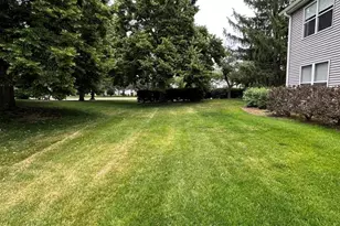 1346 Brunswick Ct, Elgin, IL 60120 - Photo 25