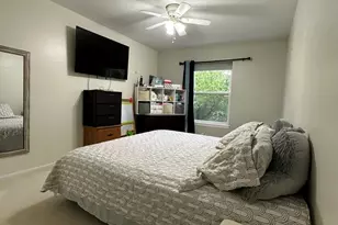 1346 Brunswick Ct, Elgin, IL 60120 - Photo 17