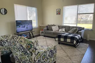 958 Shoreline Dr, Aurora, IL 60504 - Photo 5