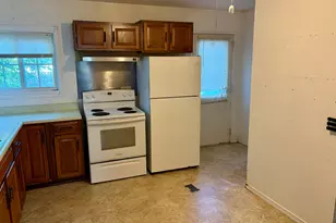 105 S Miller St, Clifton, IL 61727 - Photo 5
