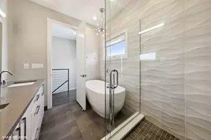 2341 N Drake Ave, Chicago, IL 60647 - Photo 17