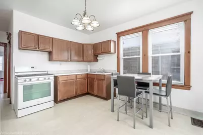 2340 Harvey Avenue, Berwyn, IL 60402 - Photo 11