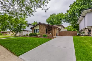 11938 S Tripp Ave, Alsip, IL 60803 - Photo 1