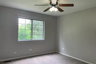 462 Village Creek Dr, Lake in the Hills, IL 60156 - Photo 9