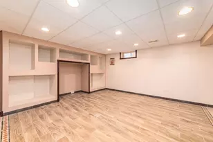 2950 Briarwood Dr W, Mount Prospect, IL 60056 - Photo 21