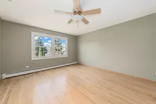 2950 Briarwood Dr W, Mount Prospect, IL 60056 - Photo 15
