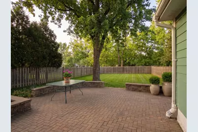 421 Center Street, Woodstock, IL 60098 - Photo 3