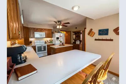 421 Center Street, Woodstock, IL 60098 - Photo 7