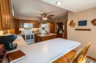 421 Center St, Woodstock, IL 60098 - Photo 7