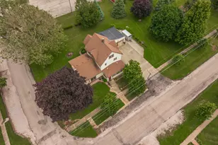 415 N 4th St, Chatsworth, IL 60921 - Photo 9