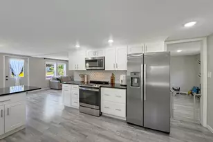 1210 Sun Vu Dr, Freeport, IL 61032 - Photo 7