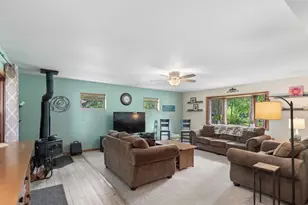 111 Eastwood Ave, Port Barrington, IL 60010 - Photo 7