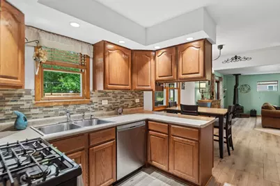 111 Eastwood Avenue, Port Barrington, IL 60010 - Photo 5