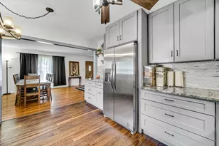 530 N 3rd Ave, Villa Park, IL 60181 - Photo 9