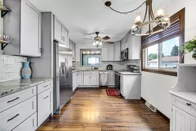 530 N 3rd Avenue, Villa Park, IL 60181 - Photo 5