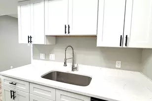 2338 Carnation Dr, Crest Hill, IL 60403 - Photo 5