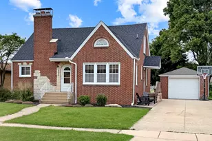 440 W 2nd St, Oglesby, IL 61348 - Photo 1