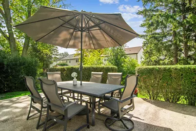 631 Thompson Boulevard, Buffalo Grove, IL 60089 - Photo 29