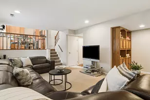 631 Thompson Blvd, Buffalo Grove, IL 60089 - Photo 21