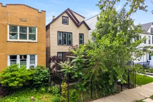 1726 N Sawyer Ave, Chicago, IL 60647 - Photo 1