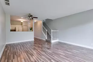 806 Woodewind Dr, Naperville, IL 60563 - Photo 5