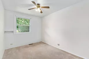 324 Shawnee Dr, Carol Stream, IL 60188 - Photo 23