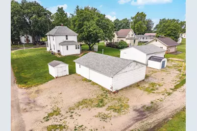 614 E Ash Street, Chatsworth, IL 60921 - Photo 3