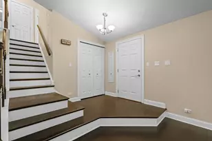 1316 W Meade Ln, Arlington Heights, IL 60004 - Photo 3