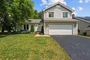 1316 W Meade Ln, Arlington Heights, IL 60004 - Photo 1