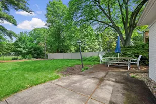 521 Pamela Cir, Hinsdale, IL 60521 - Photo 27