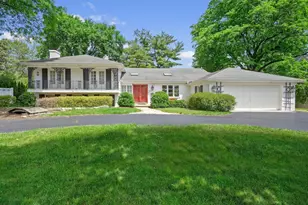 521 Pamela Cir, Hinsdale, IL 60521 - Photo 1