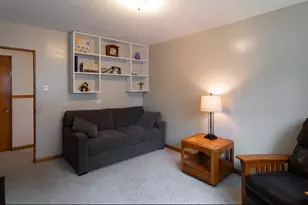 5065 Lamb Dr, Oak Lawn, IL 60453 - Photo 9