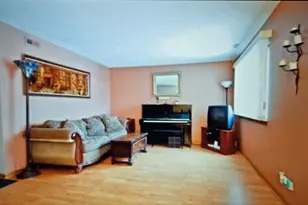 1733 Howe Ln, Hanover Park, IL 60133 - Photo 3