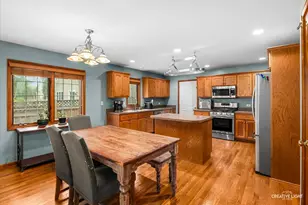 3S665 Virginia Ave, Warrenville, IL 60555 - Photo 5