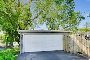 448 N Pershing Ave, Mundelein, IL 60060 - Photo 15