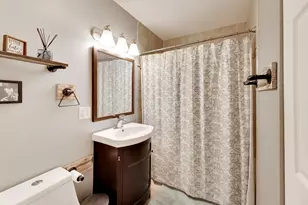 448 N Pershing Ave, Mundelein, IL 60060 - Photo 9